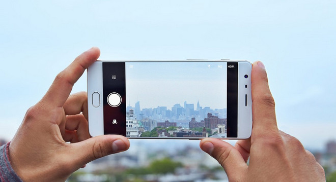 16 MP camera
